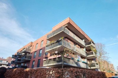 große 4 Zimmer mit Terrasse und Privatgarten in Barmbek
