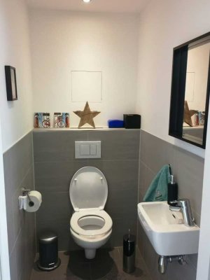 Möblierte DG-Wohnung mit 15 m² Dachterrasse in der Schelfstadt