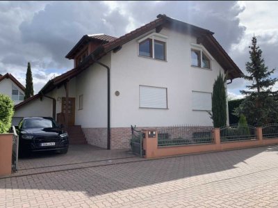 Einfamilienhaus mit gehobener Ausstattung und großem Grundstück in Lambsheim