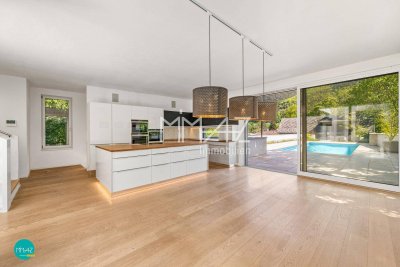 Private Oase in Hinterbrühl! Architekturvilla mit Pool und separater Dependance für Arbeit und Wellness. Panoramablick