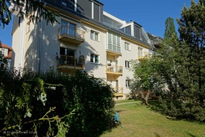 * von privat * Licht, Raum & Natur - 5-Zimmer-Traumwohnung in Lichterfelde West