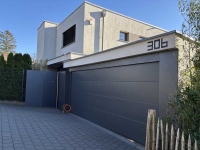 Ideal for Expats! 8-Zimmer Villa  mit luxuriöserAusstattung, EBK, Sauna, Kamin