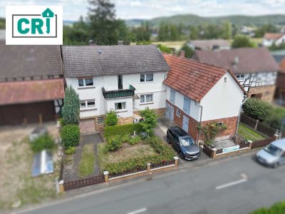 Wohnen mit Charme: Fachwerkhaus mit Scheune und grünem Paradies in Sarnau