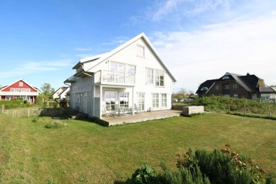 Ferienhaus-Ensemble in Direkter Wasserlage in Wiek – 10 Wohneinheiten mit starker Rendite