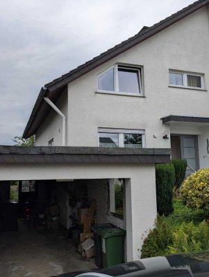 Doppelhaushälfte mit schönem Garten in guter Lage sofort verfügbar