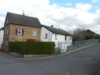 Bezauberndes und gemütliches Bauernhaus auf schönem Eckgrundstück