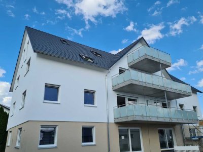 4-Zimmer 1.OG, zentral, barrierefrei, mit Balkon, EBK, Carport und Wallbox