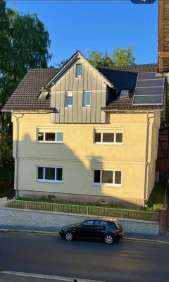 Attraktive 4,5 Zi DG Wohnung - Gartenan., EBK, Teilmöbliert,Garage