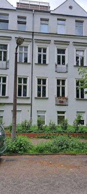 Charmante, teilsanierte 3-Raum-Wohnung in Berlin Niederschönhausen (Pankow) - ab sofort bezugsbereit