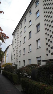 SCHÖNE 3,5-ZIMMER-WOHNUNG - BALKON - GUTER SCHNITT