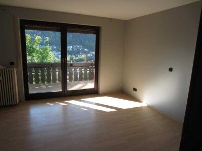 Bad Wildbad schöne 2 Zi Gartengesch WHG 55qm , Bj 83, Balkon, EBK, Stellplatz