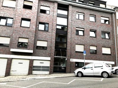 Helle 2-Zimmer-Wohnung mit Balkon in Gladbach