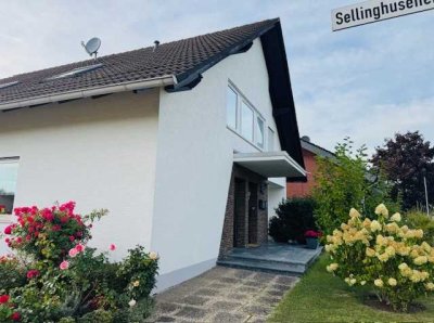 Großzügige, schöne helle 3-Zimmer-Wohnung mit Balkon in Neuenbeken