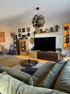 Helle 3-Zimmer-Wohnung mit Balkon, Tiefgaragenstellplatz & Aufzug –mit Einbauküche und viel Stauraum