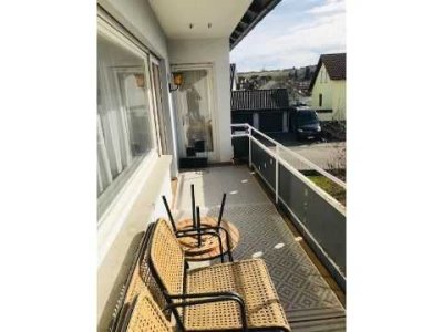 Helle Wohnung mit 4 Zimmern sowie Balkon und Einbauküche in Breitenstein