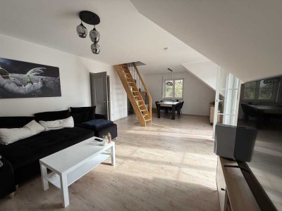Helle Dachgeschoss-Wohnung mit Balkon in Berglern