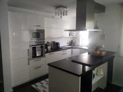 Stilvolle, gepflegte 3,5-Zimmer-Wohnung mit Balkon und Einbauküche in Böblingen