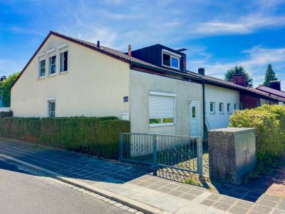 Viel Platz für die Familie mit großem Garten und Garagen – Handwerker-Projekt mit viel Potential