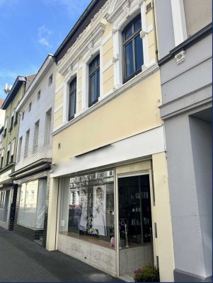 Wunderschönes Stadthaus mit Dachterasse und zwei Garagen 189qm