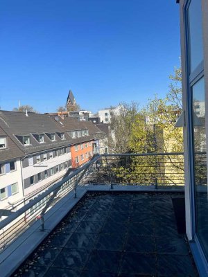 Maisonette-Penthouse mit Balkon und Einbauküche