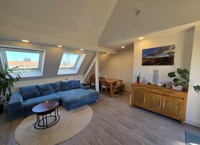Provisionsfrei: Exklusive, lichtdurchflutete 3½ Zimmer Dachgeschosswohnung mit Ausbaureserve