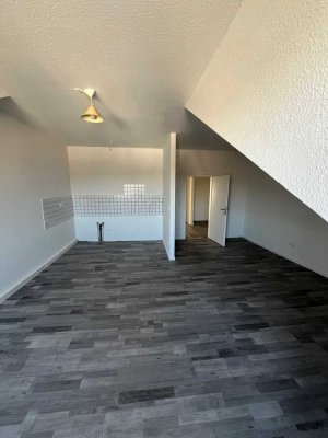 ***Eschweiler:  2- Zimmer Wohnung ab sofort zu vermieten***