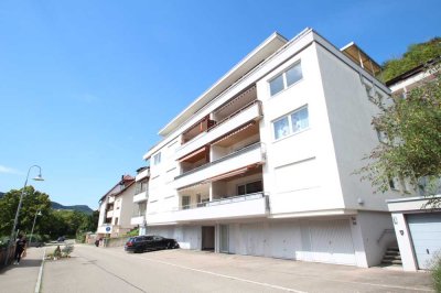 Sonne pur! Helle 2 1/2 -Zimmer-Wohnung mit Garage und Balkon.