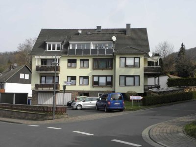 Hübsche Dachgeschoss-Wohnung mit Balkon - 10 Minuten von Kassel