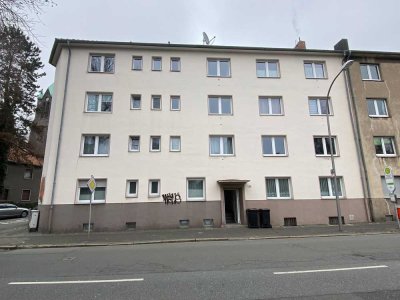 Frisch sanierte, helle 2 Zimmerwohnung mit Einbauküche