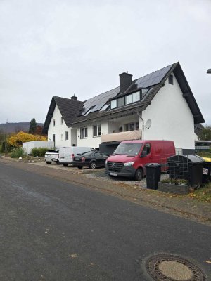 Großzügiges Zweifamilienhaus mit 11 Zimmern in Berkatal