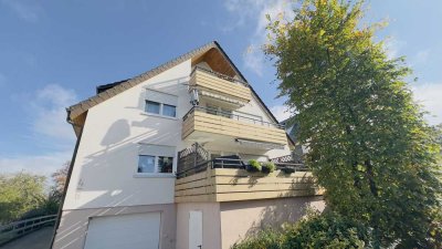 „ Das großzügige 3 - Familienhaus in Aussichtslage - Ideal für Zukunft-Investoren !„