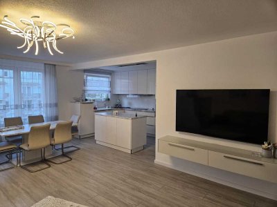 Exklusive Neuwertige 4 Zi. Wohnung in City-Park mit Balkon Aufzug und TG