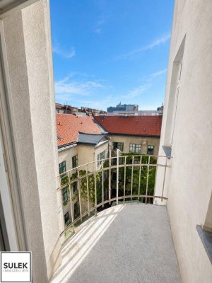 Großzügige 4-Zimmer-Altbauwohnung mit Balkon, Fischgrätparkett &amp; Entwicklungspotenzial nahe Taubstummengasse