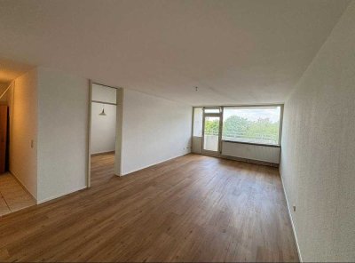 Geschmackvolle, sanierte 2-Raum-Wohnung mit Balkon und Einbauküche in Spiesen-Elversberg