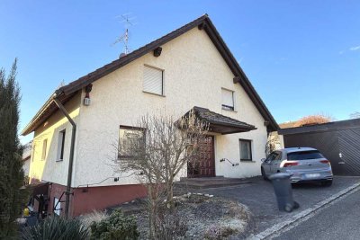Freistehendes Einfamilienhaus in schöner Ortsrandlage