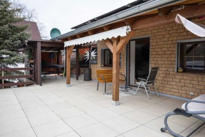 EFH an einem Privatsee mit Insel & modernster Technik – Naturidyll trifft Nachhaltigkeit