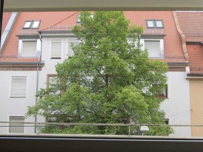 RESERVIERT! Nibelungenviertel: Lichtdurchflutetes Apartment mit großem Balkon