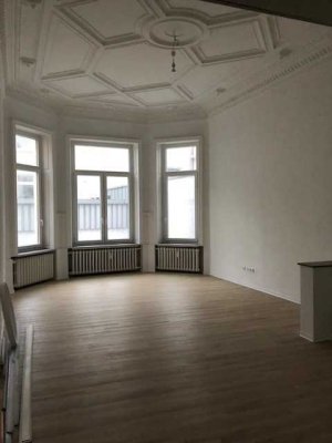 Modernisierte Altbauwohnung in bester Zentrumslage!
