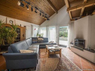 Stilvoll möbliertes Haus mit Garten –  Vermietung auf bestimmte Zeit