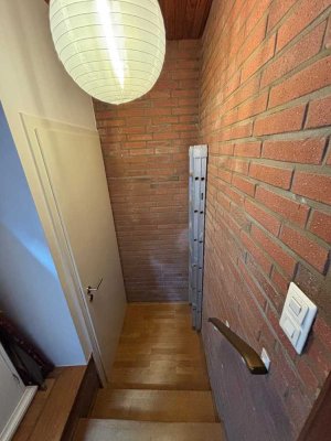 KR-Forstwald, Wunderschöne, ruhige 2,5-Zimmer-Wohnung mit großer Dachterrasse, am Waldrand
