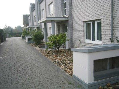 Neersen: Moderne 4-Zimmerwohnung mit großer Terrasse