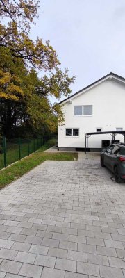 NEUBAU! Schöne Doppelhaushälfte am Bach! Ruhig, sonnig, naturnah, fertig!