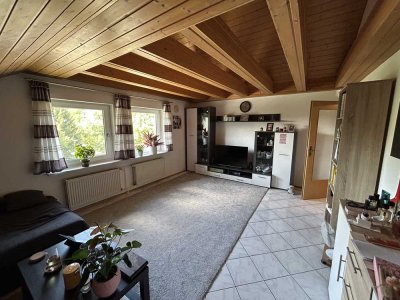 Schöne 3-Zimmer-DG-Wohnung in Steinwiesen