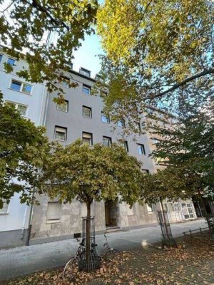 SELTENE GELEGENHEIT IM GUTLEUTVIERTEL: vermietete Altbauwohnung mit neuem Balkon