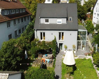 Großzügiges Einfamilienhaus mit 8 Zimmern, Garage und Stellplatz in Korntal-Münchingen/Kallenberg