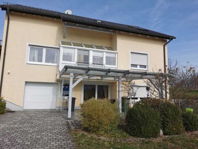 Großes Einfamilienhaus mit Garten und schöner Aussicht in Bad Neualbenreuth (6,5 Zimmer)