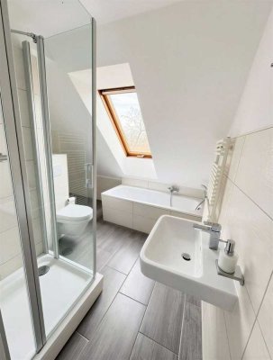 Stilvolles Loft & großzügiger Balkon - Dachgeschoss mit Wow-Effekt !