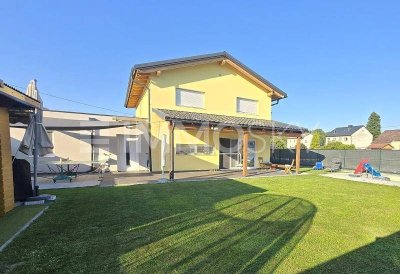 Geräumiger Familientraum mit 6 Zimmer, Pool, Garage u.v.m.