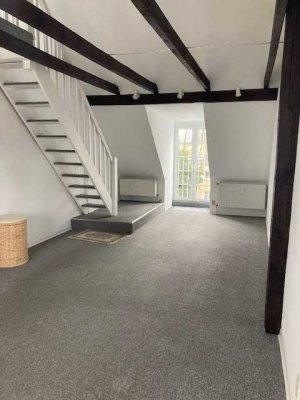 Unkonventionelle 2-Raum-Maisonette-Wohnung in Hamburg Farmsen-Berne/Rahlstedt