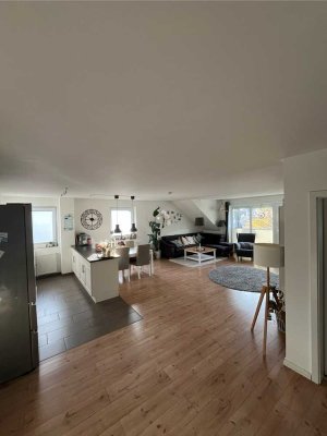 *von Privat* Gepflegte 4-Zimmer Maisonette-Wohnung in Stuhr-Brinkum mit Balkon